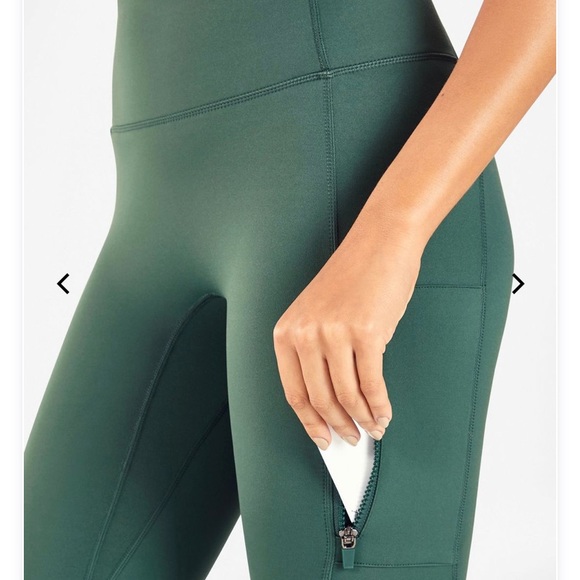 NWT Fabletics Utility Legging - Picture 4 of 6